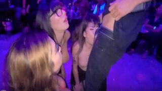 Bondage pain bringt intensive Lust, wenn Kontrolle und Leidenschaft in wilder Harmonie verschmelzen